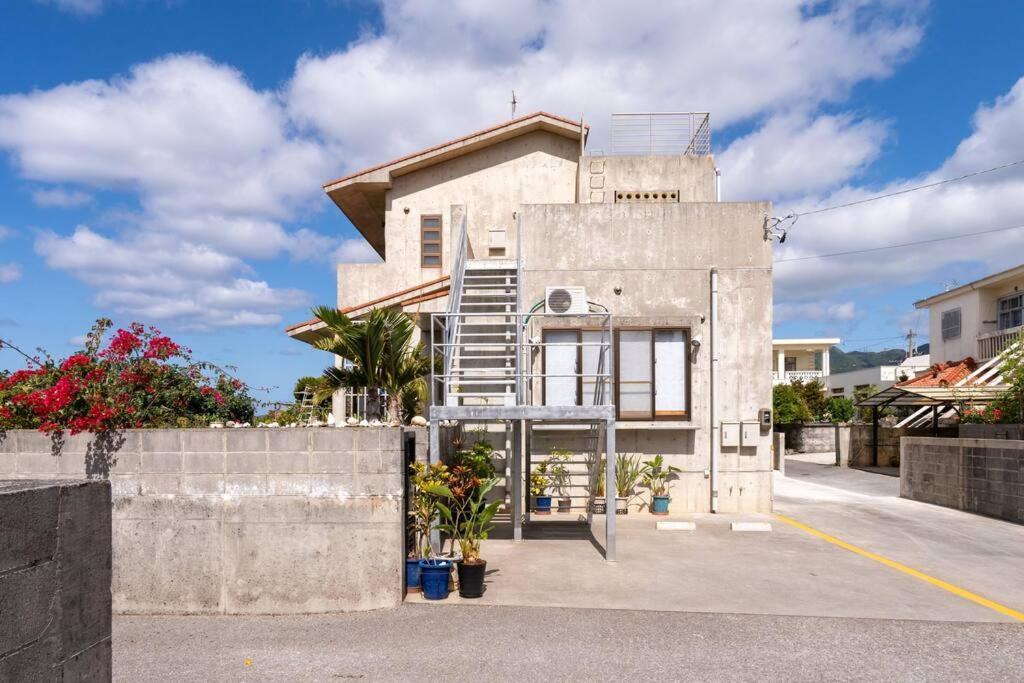 ヴィラ カエルラ Nago Exterior foto